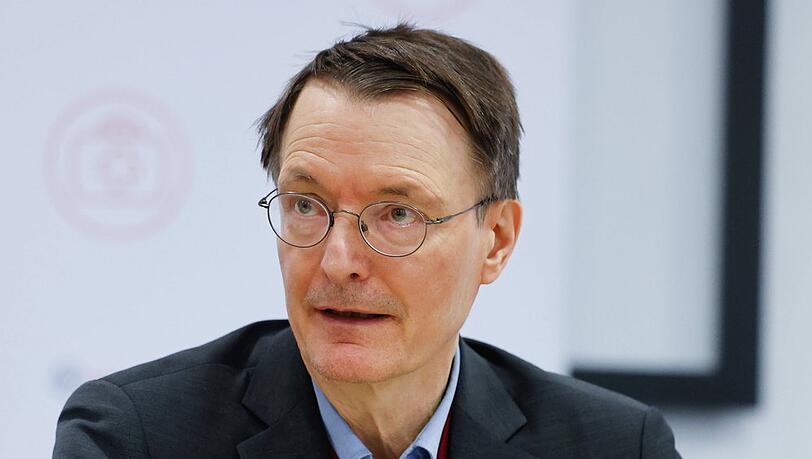 Karl Lauterbach hat neues Liebesglück gefunden.