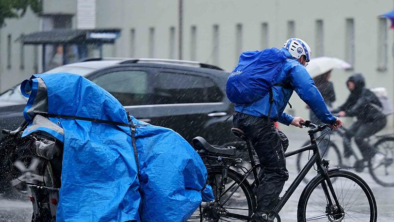 Regenschutz war in M&uuml;nchen am Abend angesagt.