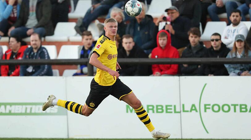 "Riese" oder "Flop"? Paul Breitner ist sich noch nicht sicher, was aus Dortmunds Stareinkauf Erling Haaland wird.