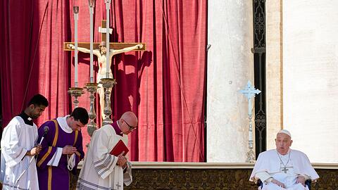 Die Predigt musste ein Erzbischof für ihn halten, aber dann kam der Papst persönlich.