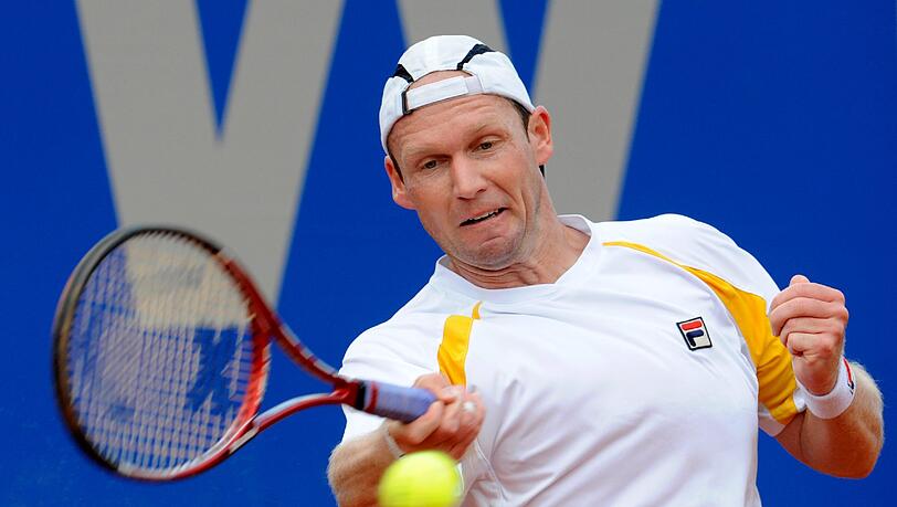 Ist mit seinen 35 Jahren der älteste Spieler in Wimbledon: Rainer Schüttler. Ist mit seinen 35 Jahren der älteste Spieler in Wimbledon: Rainer Schüttler.