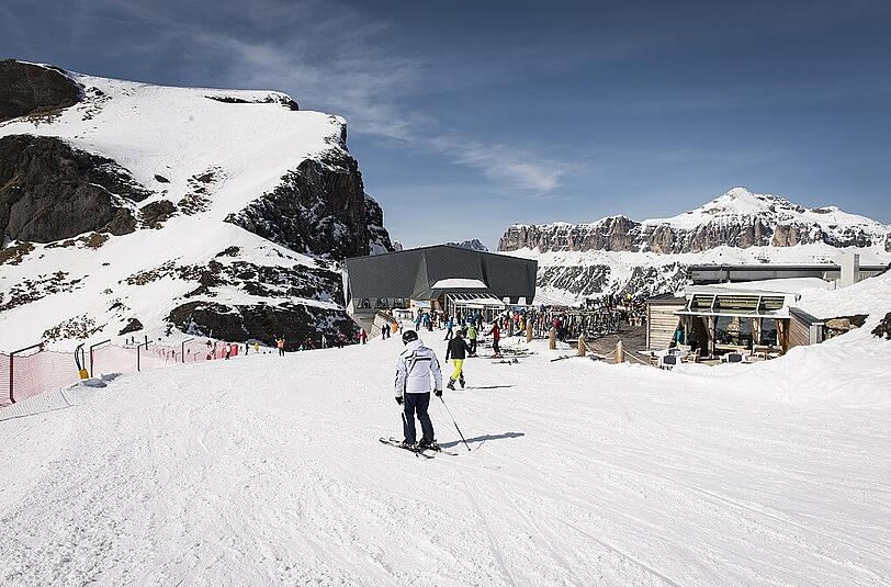 Im Skigebiet Porta Vescovo Dolomiti Resort gibt es Schnee und Sonne satt.