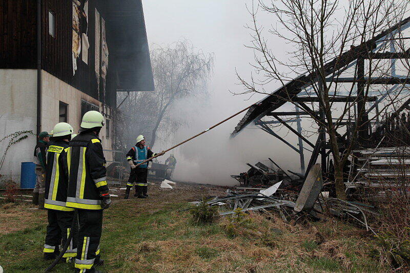 Warum der Bauernhof in Hagenberg in Flammen aufging, ist bisher nicht bekannt.