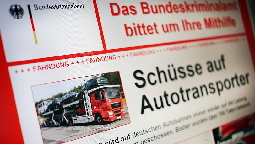 Mit einem Fahndungsplakat im Internet suchte das Bundeskriminalamt nach Hinweisen auf eine Serie von Schüssen auf Lastwagen. Mit einem Fahndungsplakat im Internet suchte das Bundeskriminalamt nach Hinweisen auf eine Serie von Schüssen auf Lastwagen.
