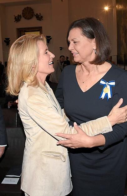 Sind gute Freundinnen: Maria Furtwängler-Burda und Landtagspräsidentin Ilse Aigner.