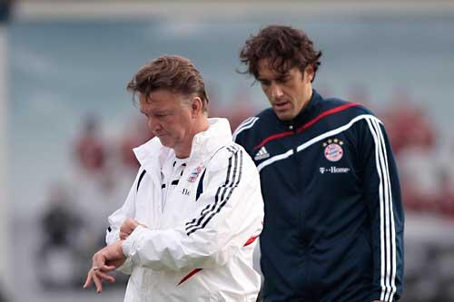 Louis van Gaal (li.) und Luca Toni: Ihre gemeinsame Zeit beim FC Bayern endete mit dem Weggang des Stürmers.