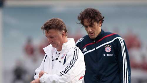 Louis van Gaal (li.) und Luca Toni: Ihre gemeinsame Zeit beim FC Bayern endete mit dem Weggang des Stürmers.