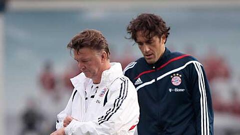 Louis van Gaal (li.) und Luca Toni: Ihre gemeinsame Zeit beim FC Bayern endete mit dem Weggang des Stürmers.