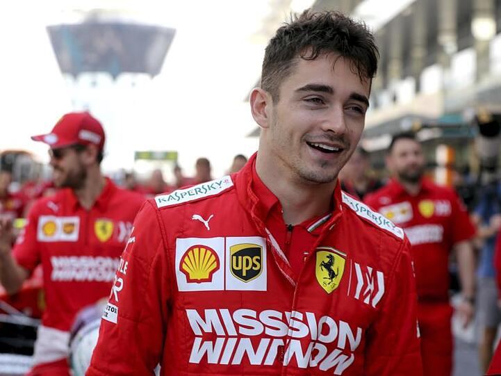 Charles Leclerc bleibt bis 2024 bei Ferrari.