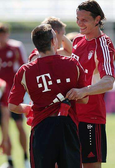 Spaßvogel Ribéry macht die Musik: Der Bayern-star übernahm im Trainingslager kurzerhand das DJ-Pult. Die Bilder
