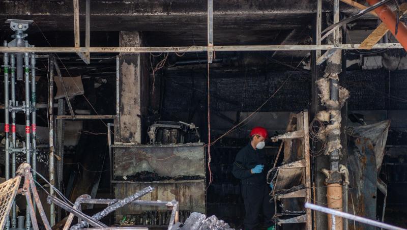 Ein Brandermittler in der Ruine eines attackierten türkischen Geschäftes in Waldkraiburg. Foto: Lino Mirgeler/dpa/Archivbild Ein Brandermittler in der Ruine eines attackierten türkischen Geschäftes in Waldkraiburg. Foto: Lino Mirgeler/dpa/Archivbild