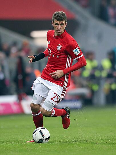 Thomas Müller: Note 5 - Wieder ein Spiel zum Vergessen. Der Weltmeister erweckte den Eindruck, als wolle er den Ball gar nicht haben. Ein fehlerhafter Auftritt ohne Selbstvertrauen.