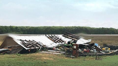 Ein gewaltiger Tornado hat im US-Bundesstaat Mississippi mindestens sechs Menschen getötet.