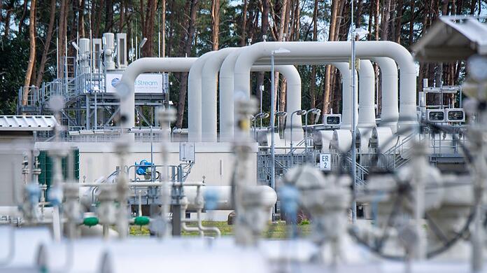 Rohrsysteme und Absperrvorrichtungen in der Gasempfangsstation der Ostseepipeline Nord Stream 1 in Lubmin.