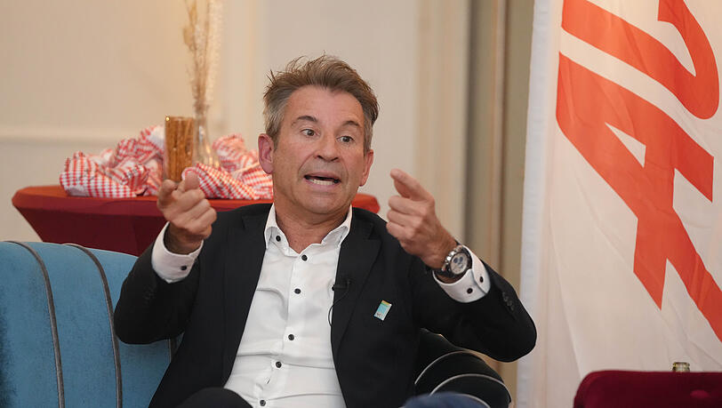 Löwen-Präsident Gernot Mang sprach auf dem AZ-Sofa auch über sein Verhältnis zum Stadtrivalen FC Bayern. Löwen-Präsident Gernot Mang sprach auf dem AZ-Sofa auch über sein Verhältnis zum Stadtrivalen FC Bayern.