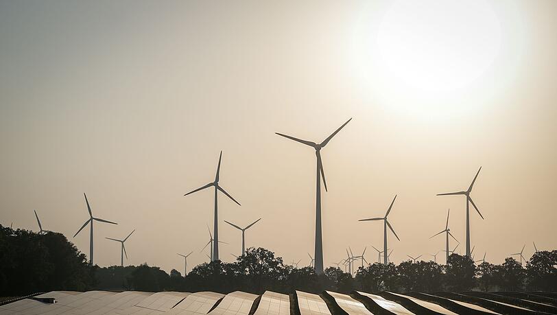 Wind (30 Prozent) und Photovoltaik (16 Prozent) stehen zusammen f&uuml;r fast die H&auml;lfte der Stromerzeugung in Deutschland. (Symbolbild)
