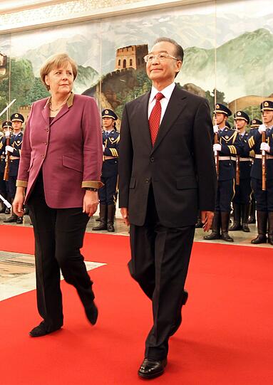 Außerdem besprachen die deutsche Bundeskanzlerin und der chinesische Ministerpräsident das weitere Vorgehen gegen den Iran.