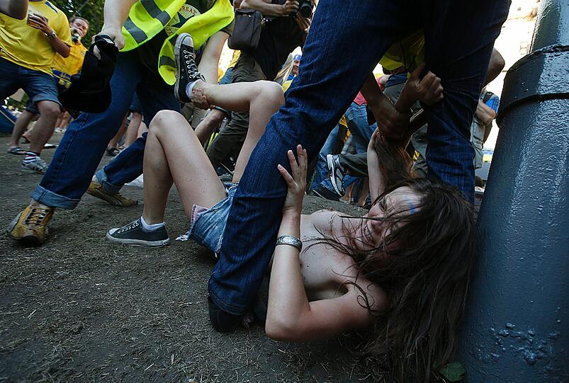 Nacktprotest gegen die EM: Femen wird immer härter.
