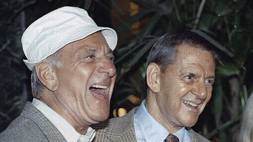 Jack Klugman mit Tony Randall bei einer Pressekonferenz 1991. Jack Klugman mit Tony Randall bei einer Pressekonferenz 1991.