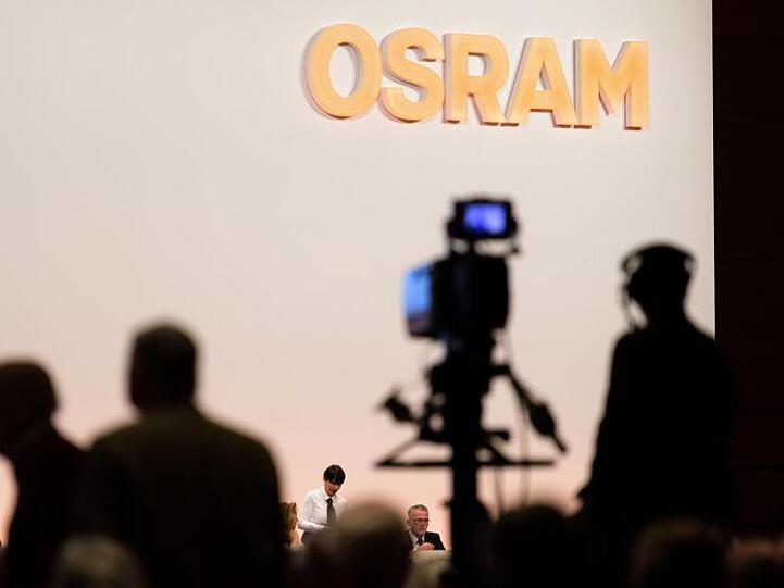 Osram-Chef Olaf Berlien sieht die Absatzprognosen der Autoindustrie skeptisch.