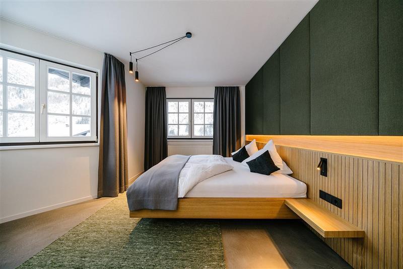 Elegant mit hellem Holz: ein Blick in die Apart Suiten. Elegant mit hellem Holz: ein Blick in die Apart Suiten.