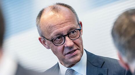 Merz weist die SPD-Vorw&uuml;rfe erneut zur&uuml;ck.