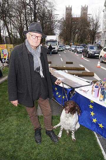 Wolfgang Czisch mit Münsteraner Finn: Der Vater der Isarrenaturierung will einen autofreien Isar-Boulevard.