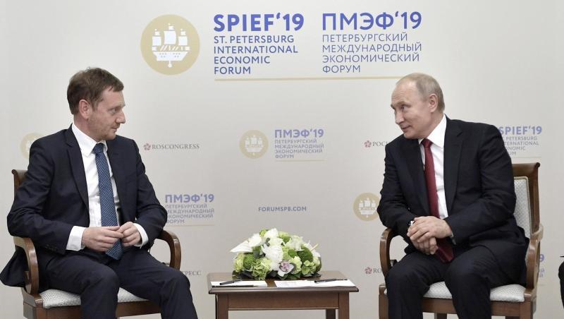 Sachsens Ministerpräsident Michael Kretschmer trifft Russlands Präsidenten Wladimir Putin im Rahmen des Internationalen Wirtschaftsforums in St. Petersburg. Sachsens Ministerpräsident Michael Kretschmer trifft Russlands Präsidenten Wladimir Putin im Rahmen des Internationalen Wirtschaftsforums in St. Petersburg.