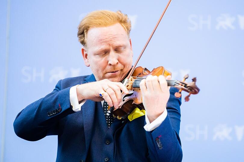 Daniel Hope.