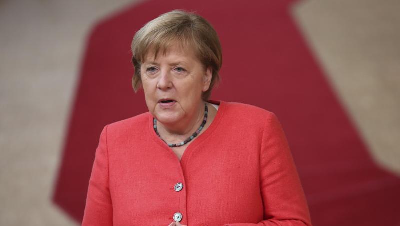 Angela Merkel, Bundeskanzlerin, spricht mit Journalisten. Foto: Francisco Seco/AP Pool/dpa Angela Merkel, Bundeskanzlerin, spricht mit Journalisten. Foto: Francisco Seco/AP Pool/dpa