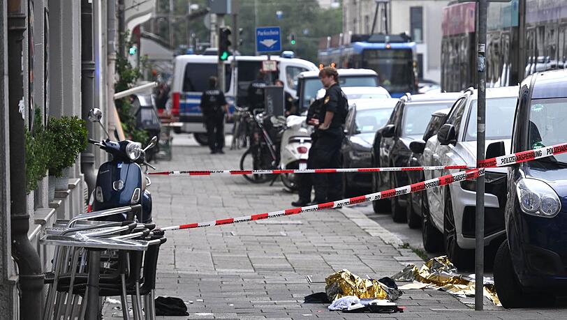 Das Gelände um den Ort des Geschehens wurde weiträumig abgesperrt. Das Gelände um den Ort des Geschehens wurde weiträumig abgesperrt.