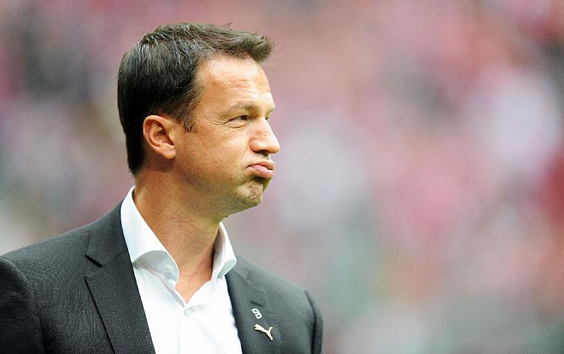 Und VfB-Manager Fredi Bobic? Der ist auch bedient: "Wir haben uns selber aus dem Spiel genommen mit vielen Ballverlusten. Wenn du den Bayern solche Möglichkeiten gibst, darfst du dich nicht beschweren, dass du Tore kriegst."