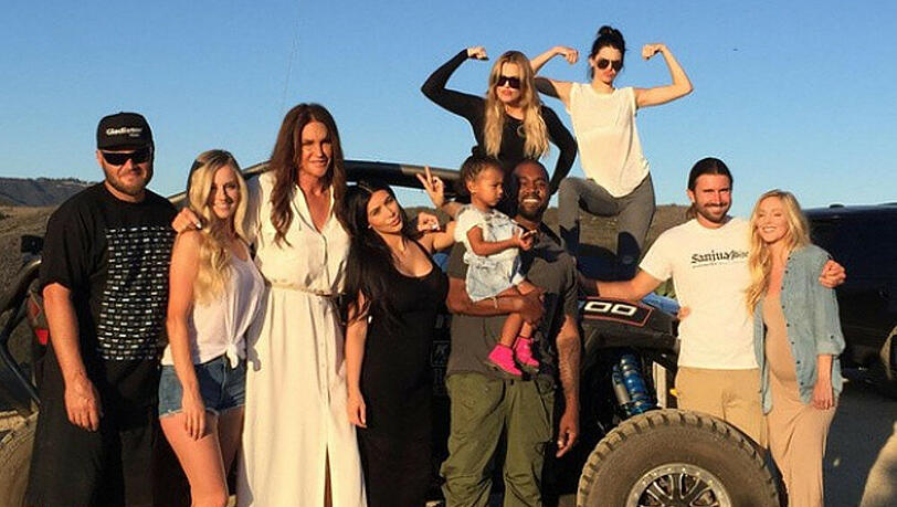 Caitlyn Jenner postete ein Familienfoto mit Kim Kardashian und Co. Caitlyn Jenner postete ein Familienfoto mit Kim Kardashian und Co.