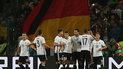 Gibt es einen Gegner, der dieses Team aufhalten kann? Die DFB-Elf steht nach drei Siegen an der Spitze der WM-Quali-Gruppe C.