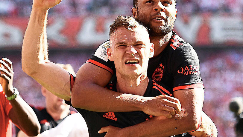 Seit 2015 beim FC Bayern, Mittelfeld-Anführer, dritter Kapitän, achtmaliger Meister und 2020 Champions-League-Sieger: Joshua Kimmich (l.), hier mit Kumpel Serge Gnabry. Declan Rice (kl. Bild) soll die Münchner verstärken. Fotos: Marius Becker/dpa, Seit 2015 beim FC Bayern, Mittelfeld-Anführer, dritter Kapitän, achtmaliger Meister und 2020 Champions-League-Sieger: Joshua Kimmich (l.), hier mit Kumpel Serge Gnabry. Declan Rice (kl. Bild) soll die Münchner verstärken. Fotos: Marius Becker/dpa,