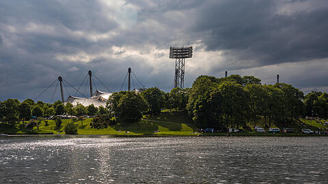 Schwere Wolken über dem Olympiastadion: Werden hier nochmal Sommerspiele stattfinden?