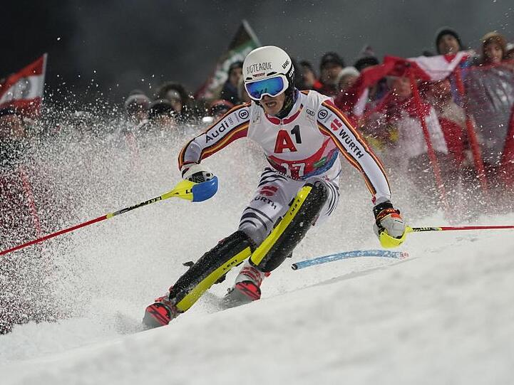 Linus Straßer beim Nachtslalom in Schladming.