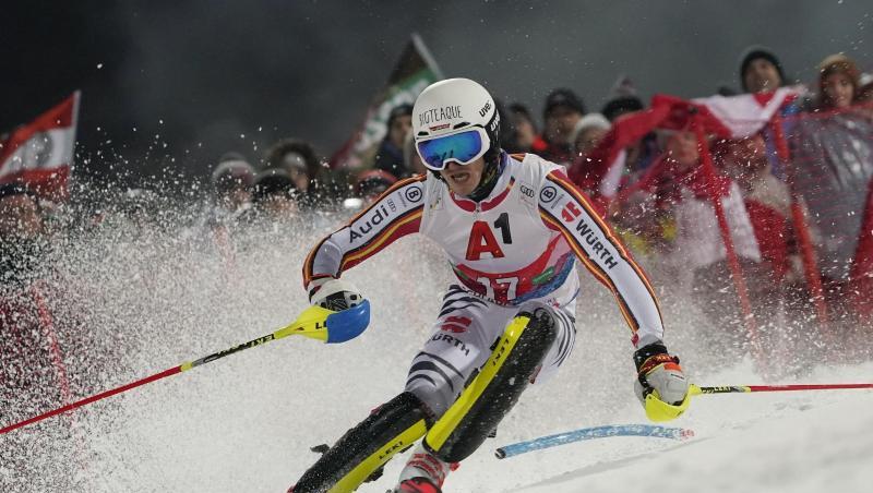 Linus Straßer beim Nachtslalom in Schladming.