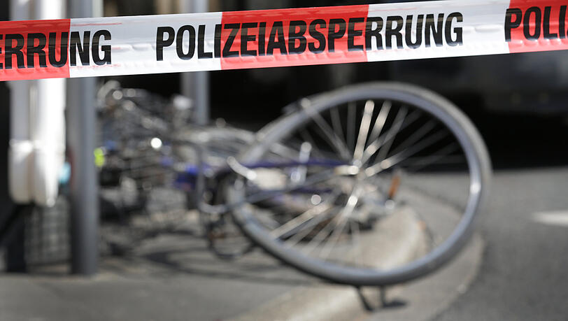 Unfallflucht nach Überholvergang: Die Münchner Verkehrspolizei bittet die Bevölkerung um Hilfe.