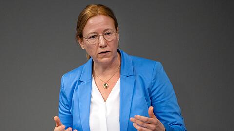 SPD-Sozialpolitikerin Dagmar Schmidt kritisiert die Vorschläge des Kanzlers (Foto: Archiv).