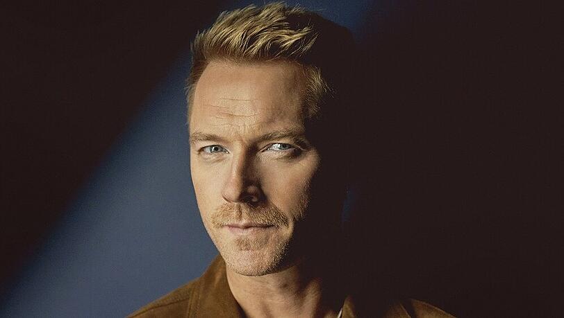 Ronan Keating meldet sich mit "Twenty Twenty" zurück. Ronan Keating meldet sich mit "Twenty Twenty" zurück.