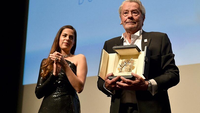 Ein großer, später Auftritt: 2019 erhielt Delon, hier mit seiner Tochter Anouchka, in Cannes die Goldene Palme für sein Lebenswerk. Ein großer, später Auftritt: 2019 erhielt Delon, hier mit seiner Tochter Anouchka, in Cannes die Goldene Palme für sein Lebenswerk.