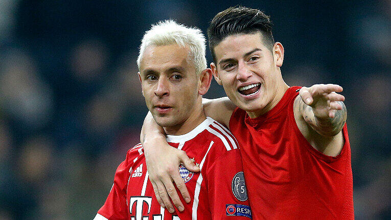 Verstehen sich gut: James Rodríguez und sein Teamkollege Rafinha (links).