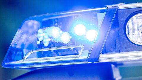 Als die Polizei eintraf, ließ sich der Münchner widerstandslos festnehmen.