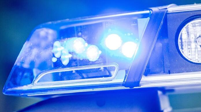 Als die Polizei eintraf, ließ sich der Münchner widerstandslos festnehmen.