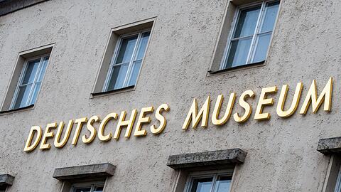 Das Deutsche Museum hat ein von den Nationalsozialisten geraubtes Kunstwerk des Landschaftsmalers Hans Thoma an die Erben des jüdischen Kunstsammlers Sigmund Waldes zurückgegeben. (Archivbild)