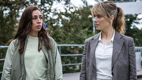 "Tatort: K&ouml;nige der Nacht": Im letzten neuen Fall der aktuellen Sonntagskrimi-Saison ermitteln Ott (Carol Schuler, l.) und Grandjean (Anna Pieri Zuercher) in Z&uuml;rich.