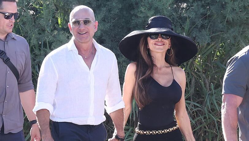 Jeff Bezos und Lauren Sánchez auf dem Weg zu einem Beach-Club in Saint-Tropez.