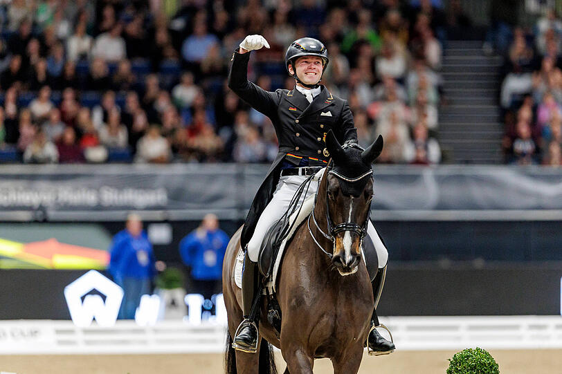 Jubelt und freut sich: Raphael Netz nach der Dressurprüfung Jubelt und freut sich: Raphael Netz nach der Dressurprüfung