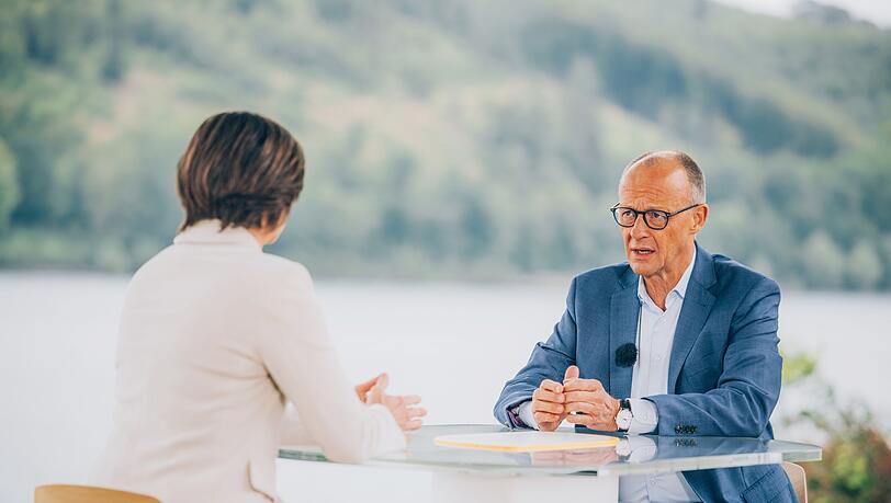 Im ZDF-"Sommerinterview" wirkte der Kanzler recht entspannt. Im ZDF-"Sommerinterview" wirkte der Kanzler recht entspannt.
